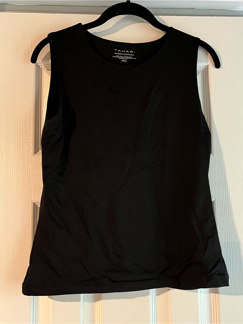 Tahari Black Crewneck Sleeveless Shell Top